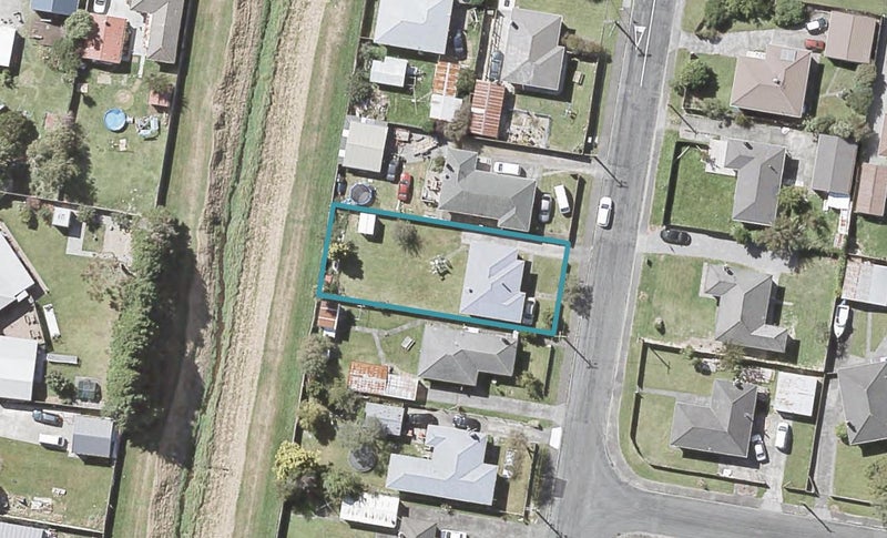 61 Donnelley Drive, Wainuiomata, Lower Hutt - Carousel 1