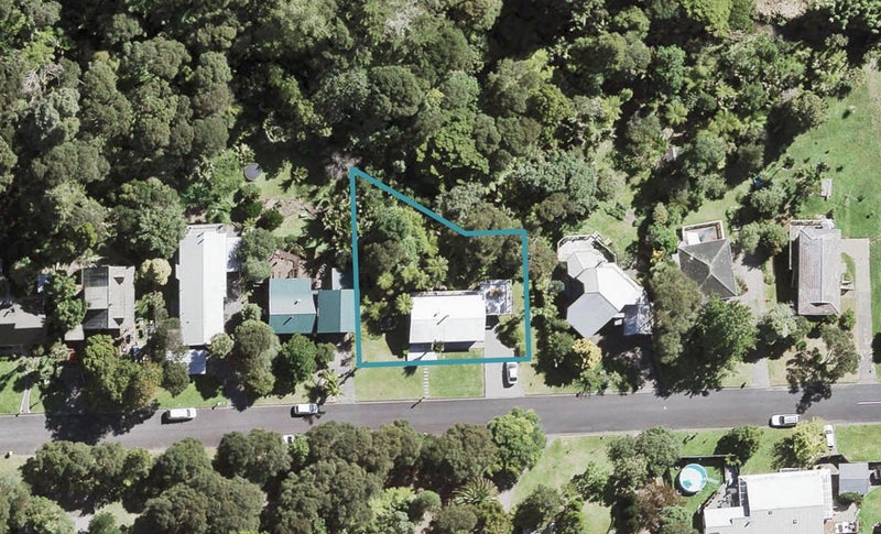 9 Fawcett Road, Laingholm, Auckland - Carousel 1