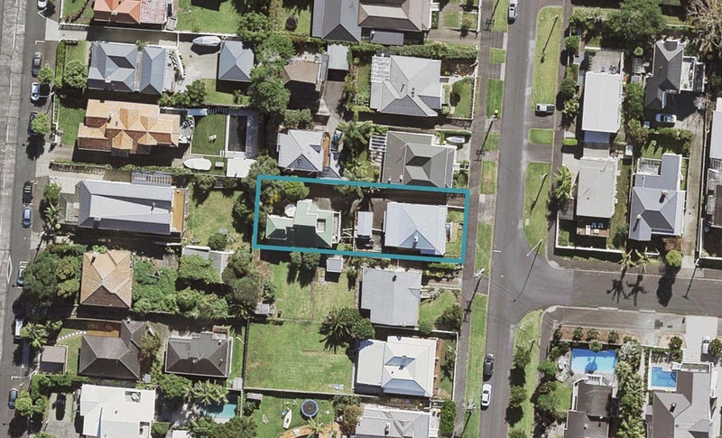 2/16 Richmond Avenue, Northcote Point, Auckland - Carousel 1