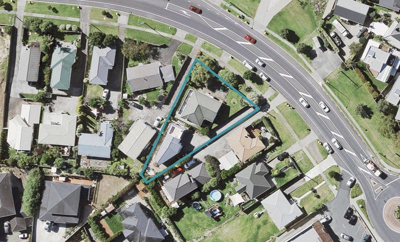 2/664 East Coast Road, Pinehill, Auckland - Carousel 1