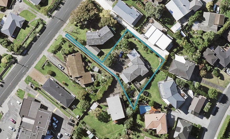 21 Litten Road, Cockle Bay, Auckland - Carousel 1