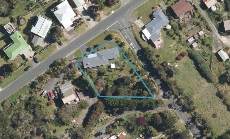 8 Oneroa Road, Russell, Russell - Carousel 1