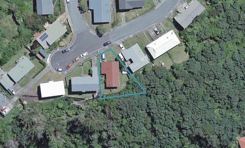 55 Victory Avenue, Karori, Wellington - Carousel 1