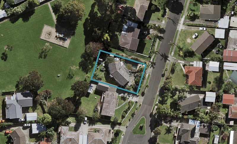 17 Pulman Place, Clover Park, Auckland - Carousel 1