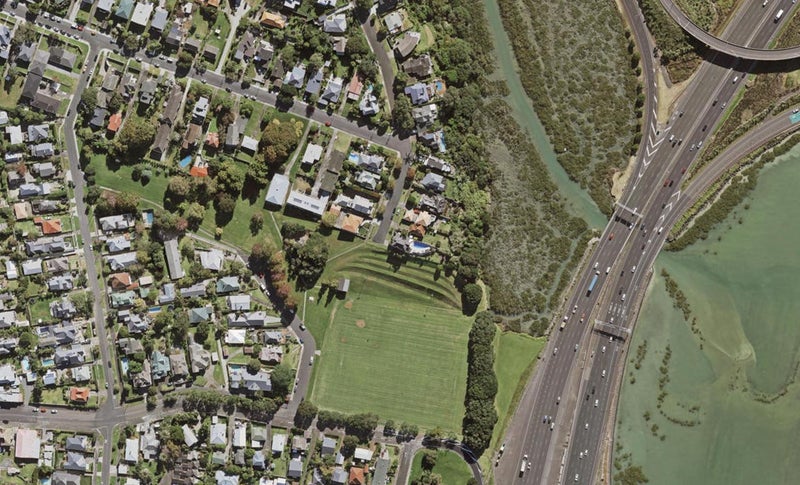 1 Waimana Avenue, Northcote Point, Auckland - Carousel 1