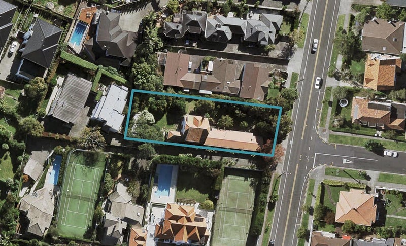 1/152 Orakei Road, Remuera, Auckland - Carousel 1