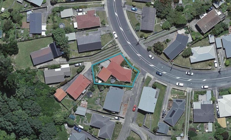 47 Mark Avenue, Paparangi, Wellington - Carousel 1