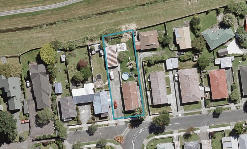 7 Clouston Park Road, Ebdentown, Upper Hutt - Carousel 1