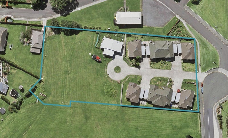 1 Atareta Street, Orakei, Auckland - Carousel 1