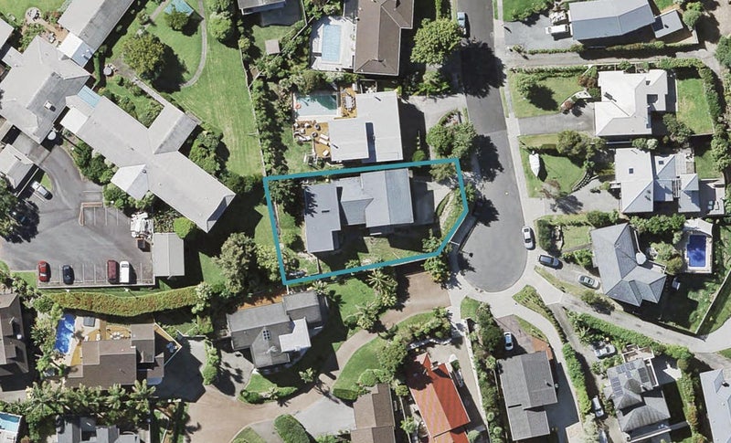 5 Asbury Crescent, Campbells Bay, Auckland - Carousel 1