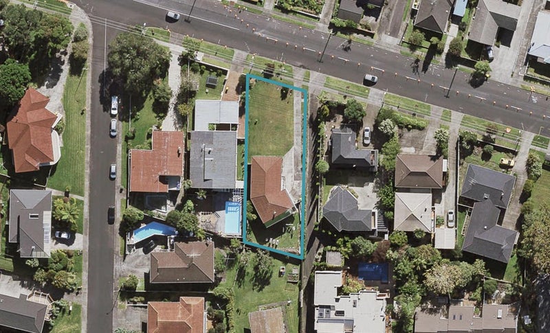 50 Raleigh Road, Northcote, Auckland - Carousel 1