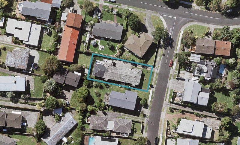 1/3 Knightsbridge Drive, Forrest Hill, Auckland - Carousel 1