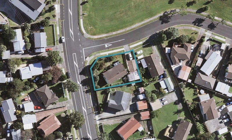 1 Aronia Way, Goodwood Heights, Auckland - Carousel 1