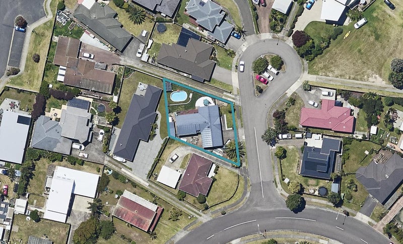 2 Captains Cove, Coastlands, Whakatane - Carousel 1