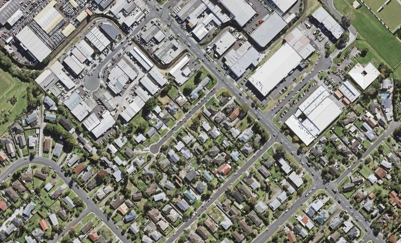 1/4 Raeben Avenue, Hillcrest, Auckland - Carousel 1