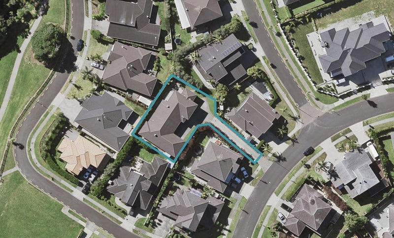 42 Chateau Rise, Flat Bush, Auckland - Carousel 1