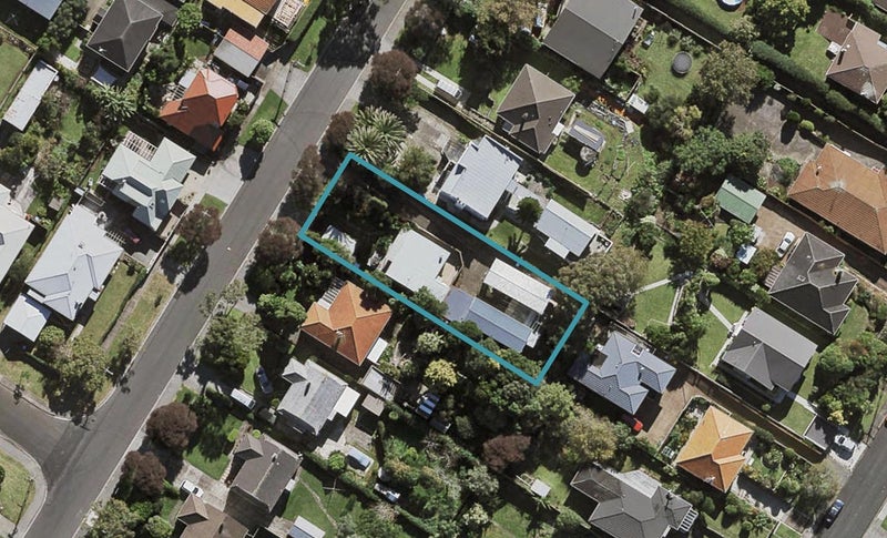 2/21 Te Kawa Road, Greenlane, Auckland - Carousel 1