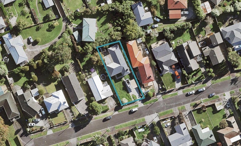 21 Westminster Street, New Windsor, Auckland - Carousel 1