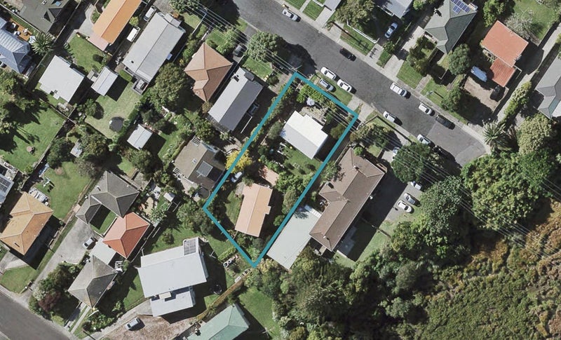 2/9 Evan Street, Belmont, Auckland - Carousel 1