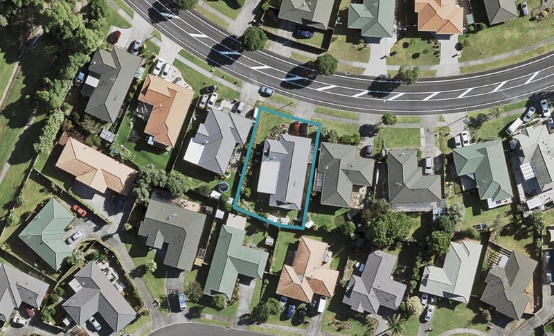 38 Etherton Drive, Weymouth, Auckland - Carousel 1