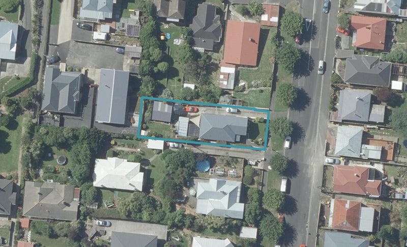18 Cole Street, Caversham, Dunedin - Carousel 1