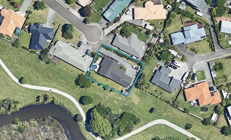23 Larisa Grove, Papamoa Beach, Papamoa - Carousel 1