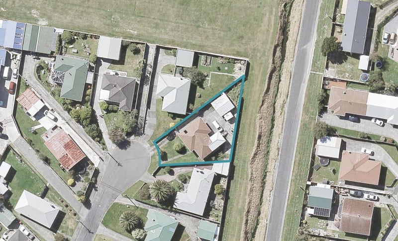 14 Halifax Street, Wainuiomata, Lower Hutt - Carousel 1