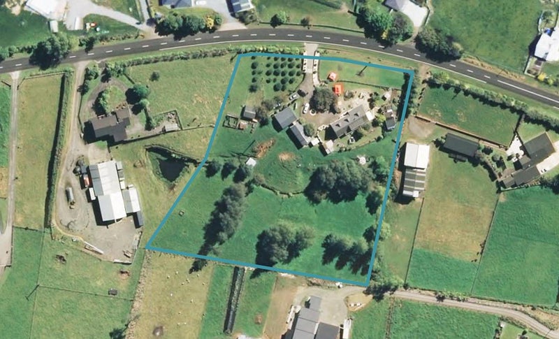 151 Pembroke Road West, Pembroke, Stratford - Carousel 1