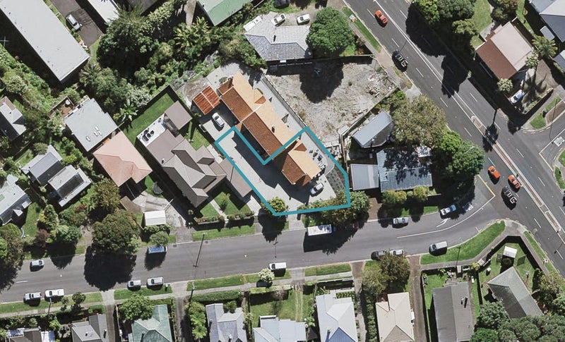 1/107 Taylors Road, Mount Albert, Auckland - Carousel 1