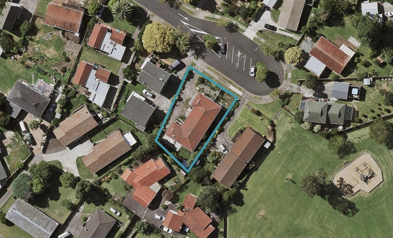 11B Courant Place, Clover Park, Auckland - Carousel 1