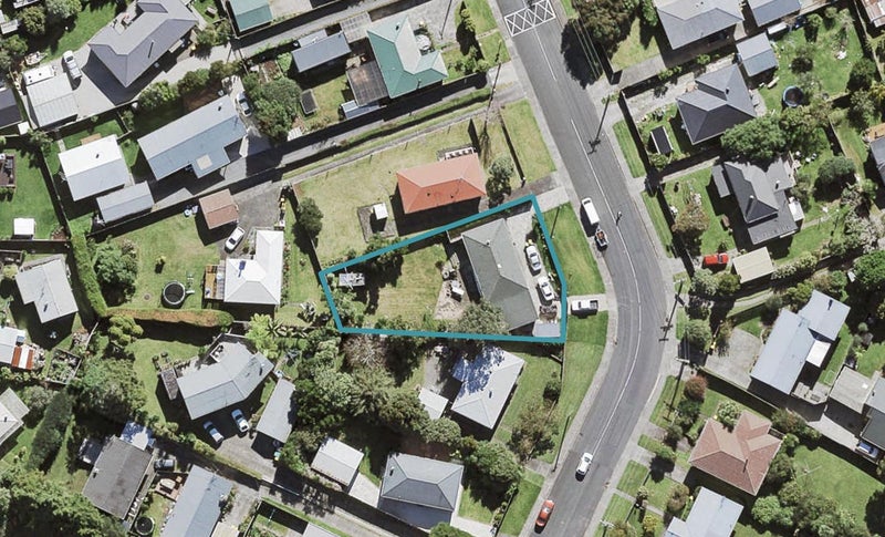 26 Tramway Road, Beach Haven, Auckland - Carousel 1