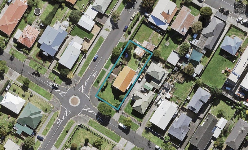 17 Haverstock Road, Sandringham, Auckland - Carousel 1