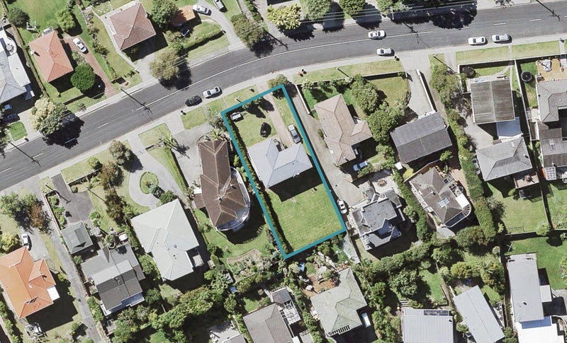 34 Knights Road, Rothesay Bay, Auckland - Carousel 1