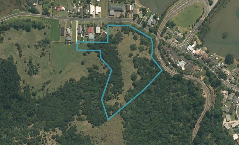 18 Weranui Road, WAIWERA, OREWA - Carousel 1