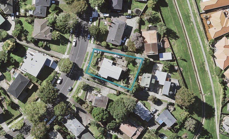 38 Mirrabooka Avenue, Botany Downs, Auckland - Carousel 1
