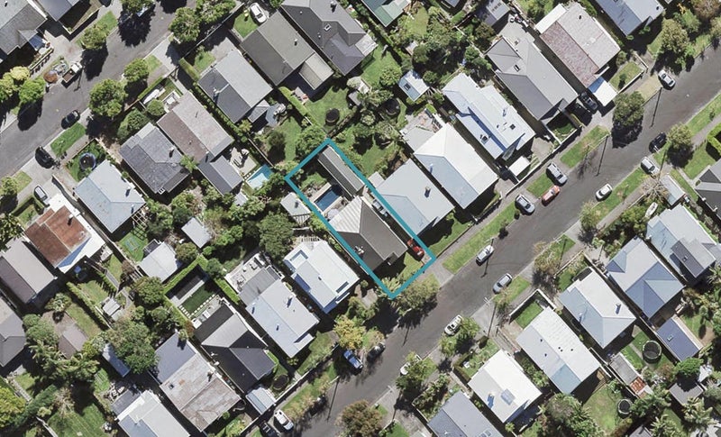 16 Chester Avenue, Westmere, Auckland - Carousel 1