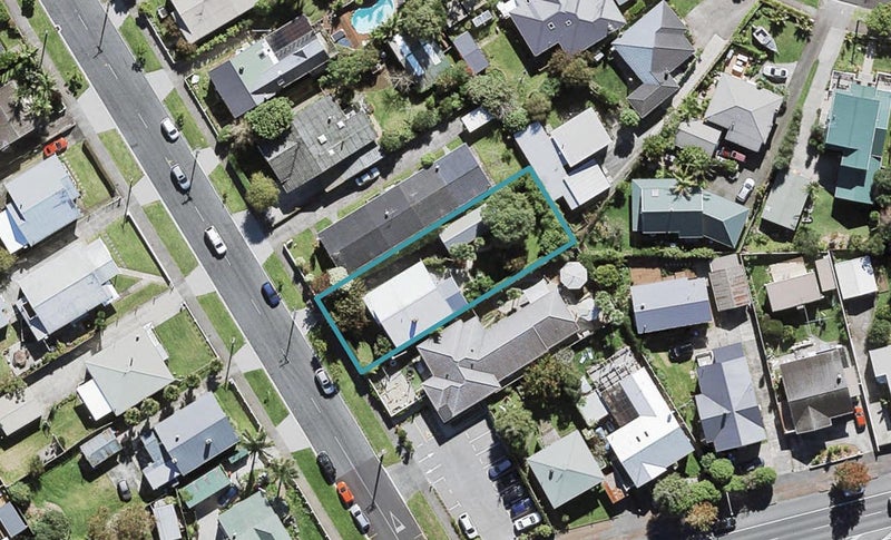 9 Moa Road, Point Chevalier, Auckland - Carousel 1