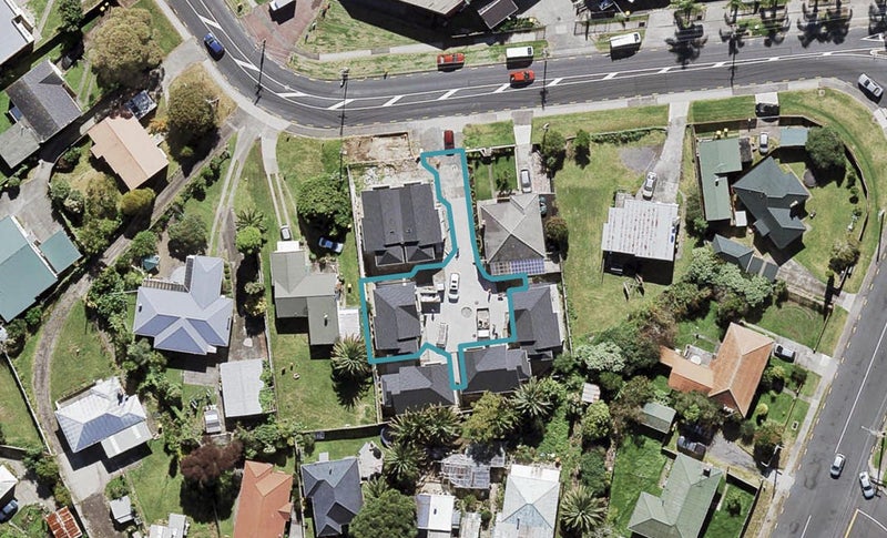 4D Binsted Road, New Lynn, Auckland - Carousel 1