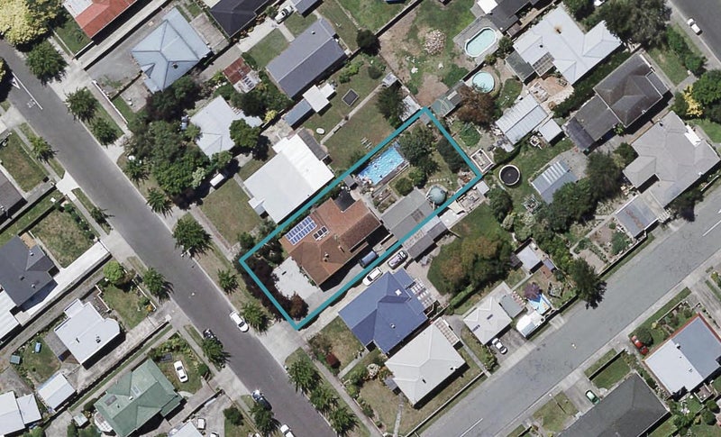 705 Queen Street West, Saint Leonards, Hastings - Carousel 1