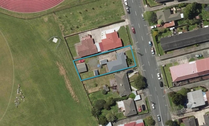 15 Park Avenue, Kensington, Whangarei - Carousel 1