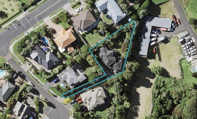 6 Ramoana Mews, Shelly Park, Auckland - Carousel 1
