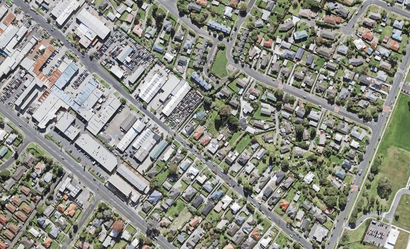 1/27 Netherlands Avenue, Kelston, Auckland - Carousel 1