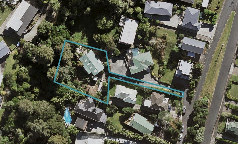11 Howard Road, Northcote, Auckland - Carousel 1