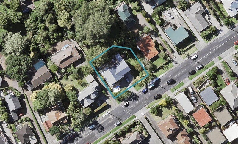 46 Uxbridge Road, Mellons Bay, Auckland - Carousel 1