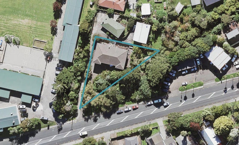 2/127 Godley Road, Green Bay, Auckland - Carousel 1