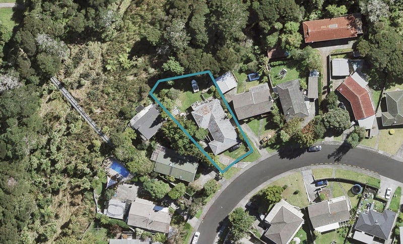 27 Onedin Place, Titirangi, Auckland - Carousel 1