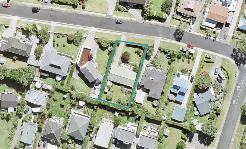 77 Pacific Parade, Army Bay, Whangaparaoa - Carousel 1