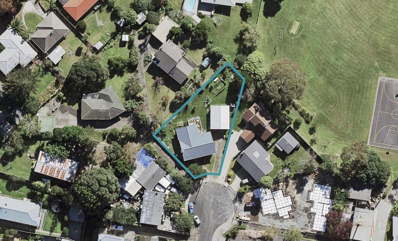 14 Avalon Place, Glenfield, Auckland - Carousel 1