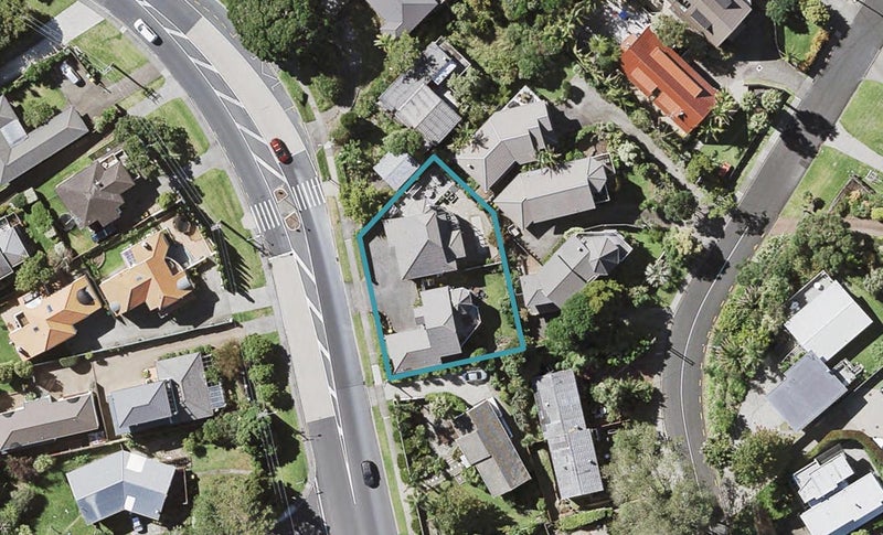 2/195 East Coast Road, Castor Bay, Auckland - Carousel 1