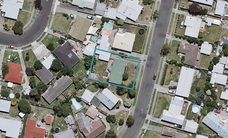 8 Robinson Crescent, Tamatea, Napier - Carousel 1